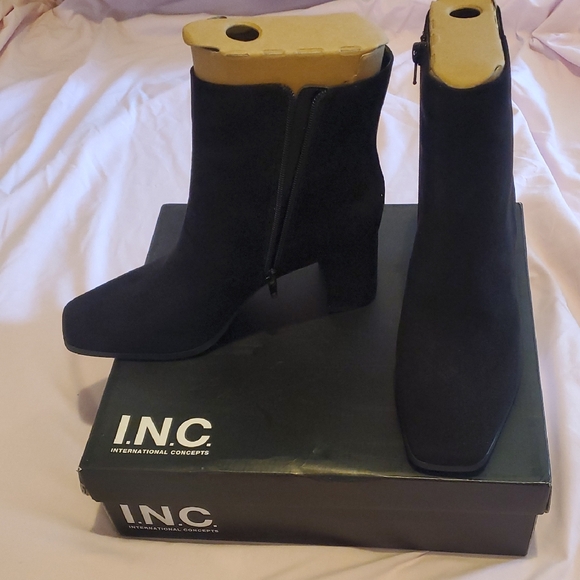 Suede INC International Concepts Women's Black Heeled Boots - Picture 2 of 10
